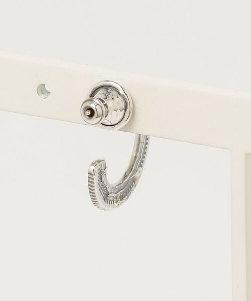 VIVIFY(ビビファイ)の「シルバー925/ピアス/K18gold post 50 Sen Coin Giza Edge Line Pierce(S) w/gold 古銭(ピアス(片耳用)・メンズ・シルバー×ゴールド・FREE)」の5枚目の写真