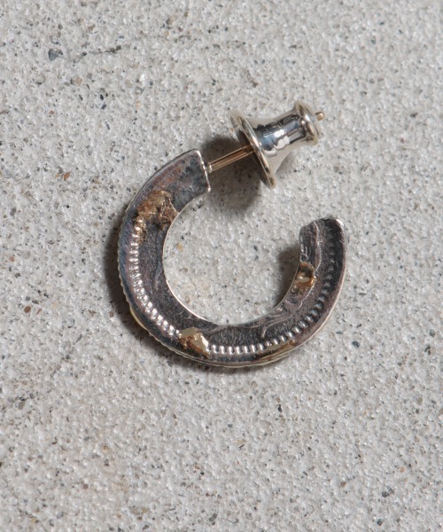 VIVIFY(ビビファイ)の「シルバー925/ピアス/K18gold post 50 Sen Coin Giza Edge Line Pierce(S) w/gold 古銭(ピアス(片耳用)・メンズ・シルバー×ゴールド・FREE)」の3枚目の写真