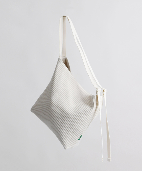 GREEN STUFF(グリーンスタッフ)の「enough bag 57 - corduroy canvas ivory(ショルダーバッグ・レディース・その他・FREE)」の2枚目の写真