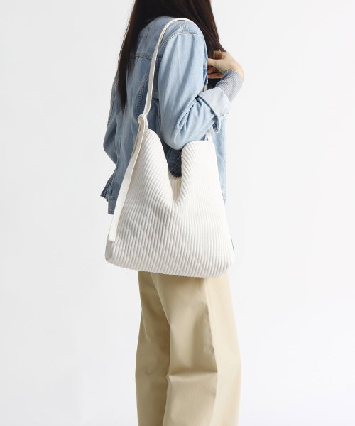 GREEN STUFF(グリーンスタッフ)の「enough bag 57 - corduroy canvas ivory(ショルダーバッグ・レディース・その他・FREE)」の4枚目の写真