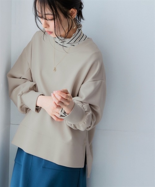 nissen（ニッセン）の「なめらかポンチ素材　サイドスリットプルオーバー（セットアップ可能）＜大きいサイズ有＞（Tシャツ/カットソー・レディース・モカ/パープル/ブラック/グレイッシュベージュ/グレイッシュブルー/チャコールグレー/ダークグリーン/レモンイエロー・M/L/LL/3L/S）」の4枚目の写真