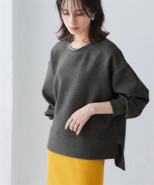 nissen（ニッセン）の「なめらかポンチ素材　サイドスリットプルオーバー（セットアップ可能）＜大きいサイズ有＞（Tシャツ/カットソー・レディース・モカ/パープル/ブラック/グレイッシュベージュ/グレイッシュブルー/チャコールグレー/ダークグリーン/レモンイエロー・M/L/LL/3L/S）」の2枚目の写真