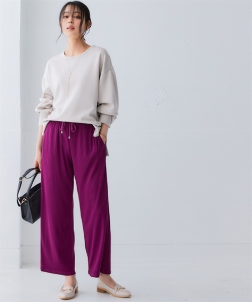 nissen（ニッセン）の「なめらかポンチ素材　サイドスリットプルオーバー（セットアップ可能）＜大きいサイズ有＞（Tシャツ/カットソー・レディース・モカ/パープル/ブラック/グレイッシュベージュ/グレイッシュブルー/チャコールグレー/ダークグリーン/レモンイエロー・M/L/LL/3L/S）」の15枚目の写真