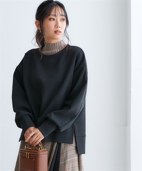 nissen（ニッセン）の「なめらかポンチ素材　サイドスリットプルオーバー（セットアップ可能）＜大きいサイズ有＞（Tシャツ/カットソー・レディース・モカ/パープル/ブラック/グレイッシュベージュ/グレイッシュブルー/チャコールグレー/ダークグリーン/レモンイエロー・M/L/LL/3L/S）」の16枚目の写真