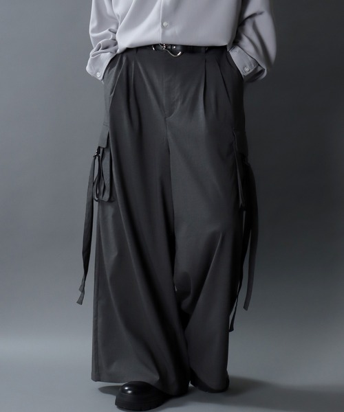 SITRY（シトリー）の「2Tuck Drape Wide Cargo Pants/2タックドレープ ワイドカーゴパンツ セットアップ対応（カーゴパンツ・メンズ・チャコール/ブラック・LL/L/M）」の6枚目の写真