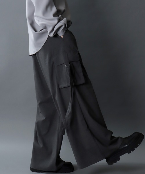 SITRY（シトリー）の「2Tuck Drape Wide Cargo Pants/2タックドレープ ワイドカーゴパンツ セットアップ対応（カーゴパンツ・メンズ・チャコール/ブラック・LL/L/M）」の10枚目の写真