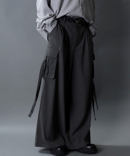 SITRY（シトリー）の「2Tuck Drape Wide Cargo Pants/2タックドレープ ワイドカーゴパンツ セットアップ対応（カーゴパンツ・メンズ・チャコール/ブラック・LL/L/M）」の9枚目の写真