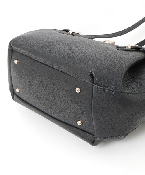 Guess（ゲス）の「YESBA Girlfriend Shoulder Satchel トートバッグ  （トートバッグ・レディース・ブラック/ベージュ・ONE SIZE）」の15枚目の写真