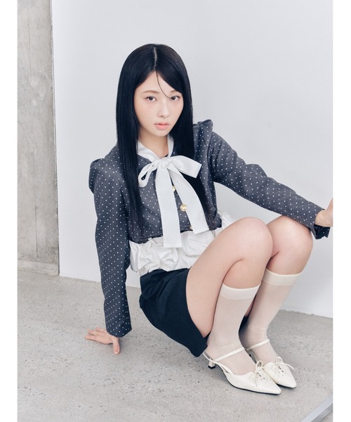 LILY BROWN(リリーブラウン)の「【限定カラー】3wayバブルヘムボウタイジャケット(ノーカラージャケット・レディース・グレー/ベージュ/ネイビー/ドット・F)」の1枚目の写真