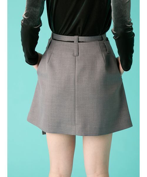 FURFUR(ファーファー)の「ベルト付きタックミニスカート(スカート・レディース・グレー/ブラック/ベージュ・F)」の15枚目の写真