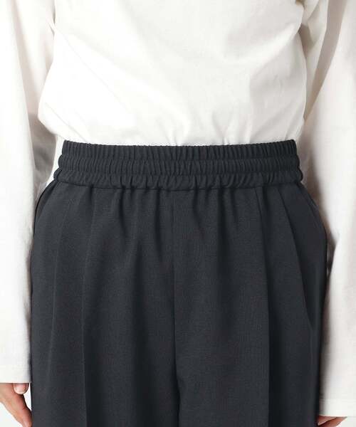 JOURNAL STANDARD relume（ジャーナルスタンダード　レリューム）の「《WEB限定追加》マットウースフレアタックパンツ（スラックス・レディース・ブラック/チャコールグレー/ネイビー/グレー・36/38）」の14枚目の写真