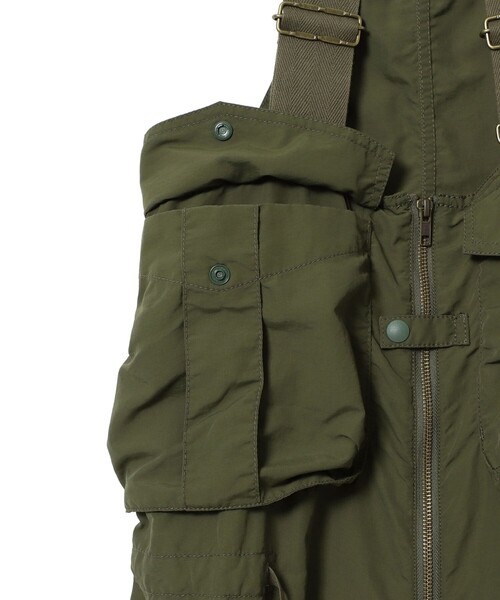 BEAMS BOY（ビームスボーイ）の「ナイロン フィッシング ベスト アレンジ ワンピース（ワンピース・レディース・オリーブ/ブラック・2/1）」の21枚目の写真