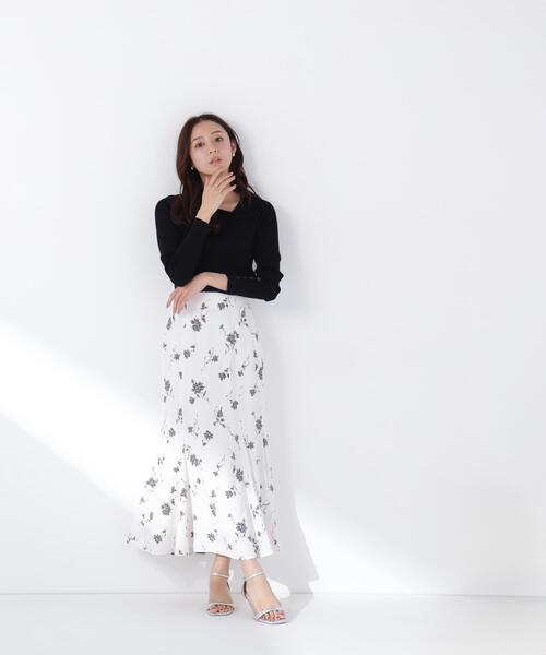 NATURAL BEAUTY BASIC（ナチュラルビューティーベーシック）の「◇ショルダータックアシメネックニット（ニット/セーター・レディース・ブラック/オフホワイト/ブルー/オレンジ・FREE）」の16枚目の写真
