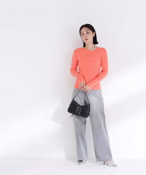 NATURAL BEAUTY BASIC（ナチュラルビューティーベーシック）の「◇ショルダータックアシメネックニット（ニット/セーター・レディース・ブラック/オフホワイト/ブルー/オレンジ・FREE）」の10枚目の写真