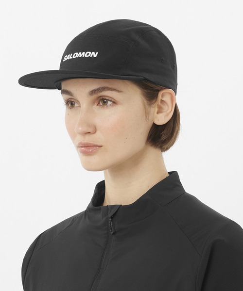 SALOMON(サロモン)の「【SALOMON】LOGO 5 PANEL(キャップ・メンズ・ブラック/サックスブルー・L/XL/S/M)」の4枚目の写真