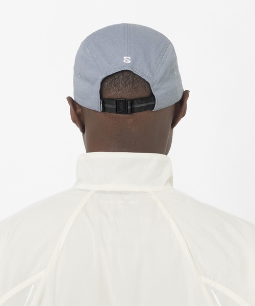 SALOMON(サロモン)の「【SALOMON】LOGO 5 PANEL(キャップ・メンズ・ブラック/サックスブルー・L/XL/S/M)」の9枚目の写真