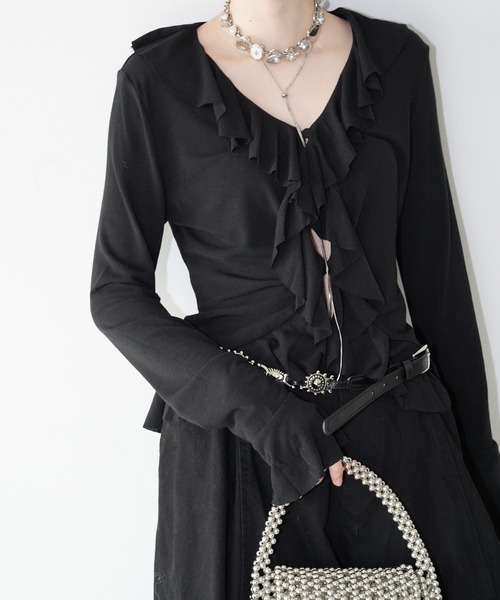 chuclla(チュクラ)の「ラッフルVネックトップス chw26s081(Tシャツ/カットソー・レディース・ブラック・FREE)」の1枚目の写真