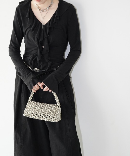 chuclla(チュクラ)の「ラッフルVネックトップス chw26s081(Tシャツ/カットソー・レディース・ブラック・FREE)」の7枚目の写真