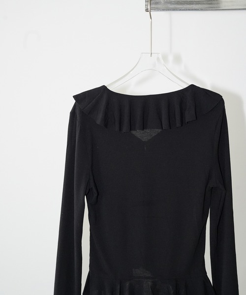 chuclla(チュクラ)の「ラッフルVネックトップス chw26s081(Tシャツ/カットソー・レディース・ブラック・FREE)」の13枚目の写真