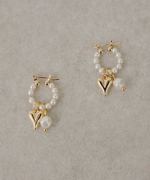 Chico(チコ)の「ハートモチーフ付きパールフープピアス(ピアス(両耳用)・レディース・シルバー/ゴールド・FREE)」の2枚目の写真