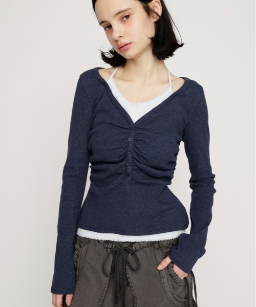 SLY(スライ)の「LAYERED LIKE CUT TOPS レイヤードライクカットトップス 春服(Tシャツ/カットソー・レディース・ライトピンク/オフホワイト/ネイビー/ライトブラック・FREE)」の3枚目の写真