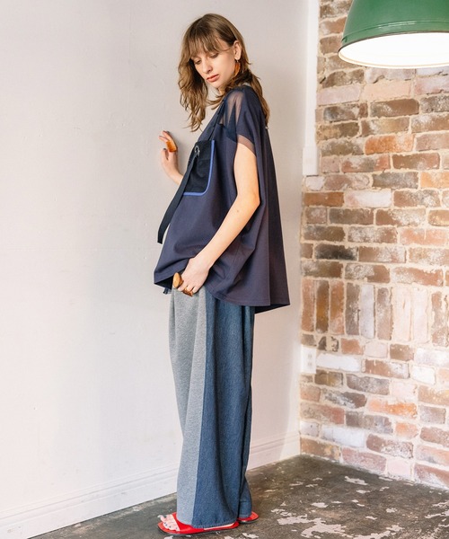 AULA AILA（アウラアイラ）の「デニムコンビネーションパンツ（デニムパンツ・レディース・インディゴブルー/ライトブルー/ブラック・1/0）」の16枚目の写真