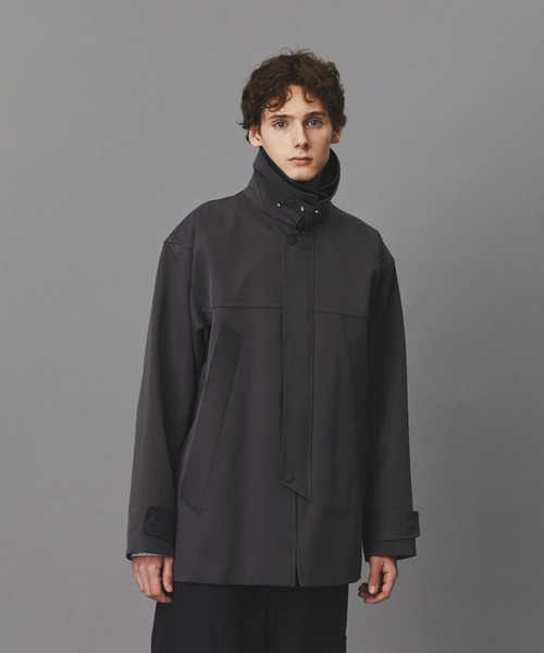 PUBLIC TOKYO（パブリックトウキョウ）の「2WAYレザーカラーハーフコート    /ジャケット/春服/ブルゾン（ステンカラーコート・メンズ・ベージュ/ダークグレー・1/2）」の4枚目の写真