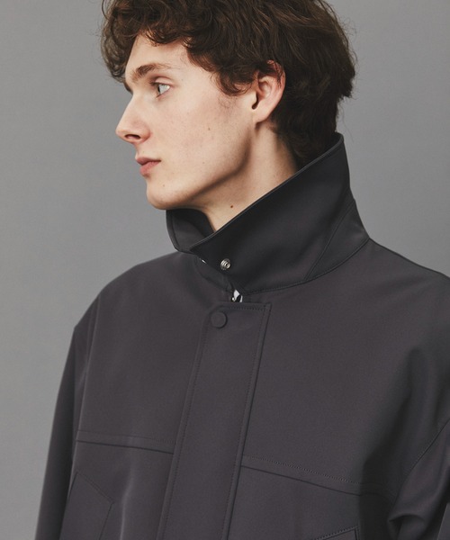 PUBLIC TOKYO（パブリックトウキョウ）の「2WAYレザーカラーハーフコート    /ジャケット/春服/ブルゾン（ステンカラーコート・メンズ・ベージュ/ダークグレー・1/2）」の13枚目の写真