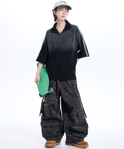 ADRER(アドラー)の「Over Size Line Sleeve Half-Zip Tee / オーバーサイズ ラインスリーブ ハーフジップT(Tシャツ/カットソー・メンズ・ブラック/グレー/ブラック系1/ホワイト系1・XS/S/M/L)」の8枚目の写真