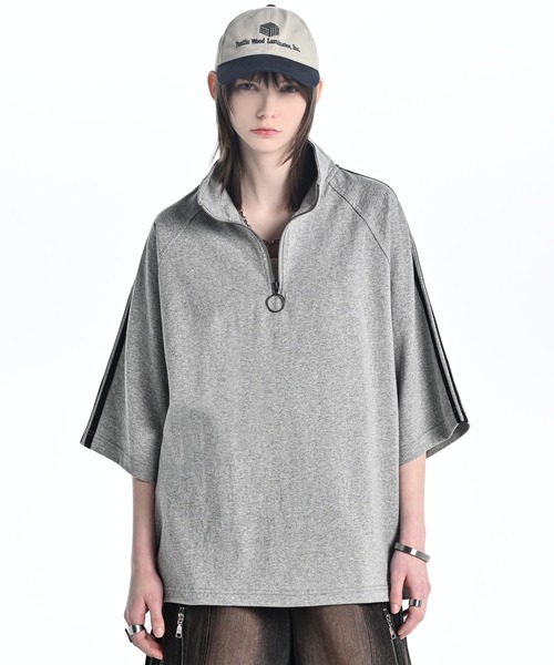 ADRER(アドラー)の「Over Size Line Sleeve Half-Zip Tee / オーバーサイズ ラインスリーブ ハーフジップT(Tシャツ/カットソー・メンズ・ブラック/グレー/ブラック系1/ホワイト系1・XS/S/M/L)」の15枚目の写真