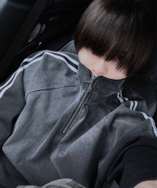 ADRER(アドラー)の「Over Size Line Sleeve Half-Zip Tee / オーバーサイズ ラインスリーブ ハーフジップT(Tシャツ/カットソー・メンズ・ブラック/グレー/ブラック系1/ホワイト系1・XS/S/M/L)」の18枚目の写真