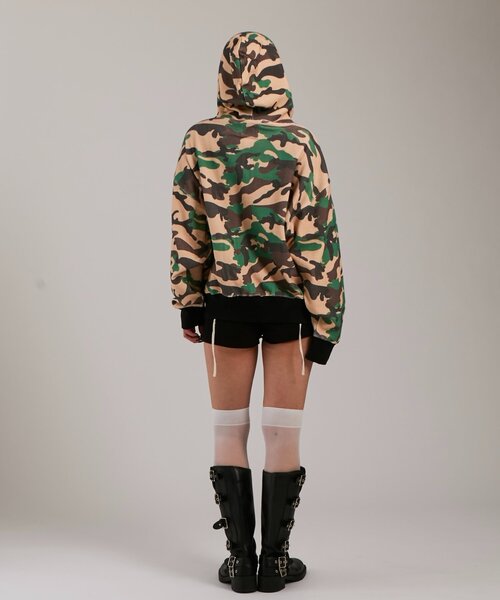 WHO'S WHO gallery(フーズフーギャラリー)の「【UNISEX】KOOKY'Nカモ柄ワッフルユリ紋章スタッズジップパーカー(パーカー・レディース・ライトグレー/カーキ・FREE)」の14枚目の写真