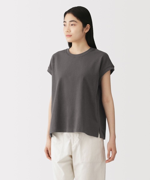 無印良品(ムジルシリョウヒン)の「婦人 引き揃え天竺編みフレンチスリーブTシャツ(Tシャツ/カットソー・レディース・ダークグレー/ブルー系/ホワイト/ライトブルー/ブラック/ライトイエロー・S/M/L/XL)」の3枚目の写真