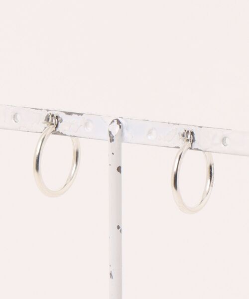Pledge(プレッジ)の「【Pledge】 Silver 925 Hoop Earrings Mini(ピアス(両耳用)・メンズ・シルバー・FREE)」の2枚目の写真