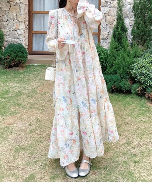 LUCPY(ラクピー)の「フラワーティアードロングワンピース(ワンピース・レディース・ピンク・X-LARGE/LARGE/MEDIUM/SMALL)」の3枚目の写真