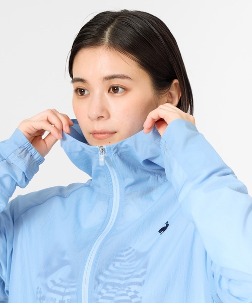 le coq sportif（ルコックスポルティフ）の「ルコックスポルティフ  ポケッタブルUVカットウィンドジャケット（ナイロンジャケット・レディース・ネイビー/ブルー・XL/M/L）」の5枚目の写真