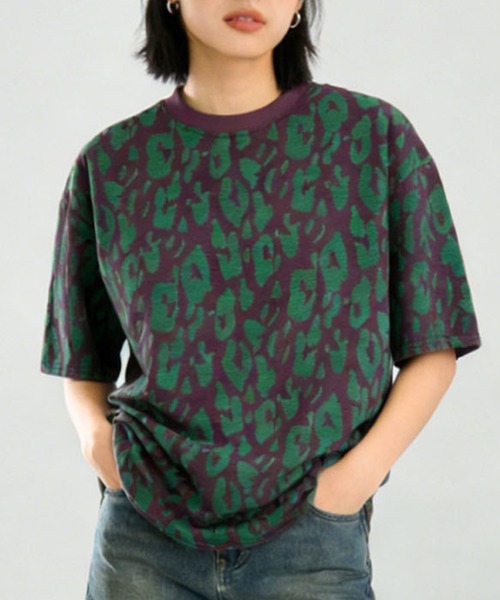 HOOK(フック)の「HOOK for girls レオパード総柄 半袖Tシャツ / アニマル柄 ビッグシルエット カジュアル (SS)(Tシャツ/カットソー・レディース・ブルー/パープル/ライトベージュ/ブラック・FREE)」の4枚目の写真
