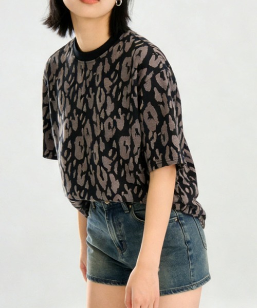 HOOK(フック)の「HOOK for girls レオパード総柄 半袖Tシャツ / アニマル柄 ビッグシルエット カジュアル (SS)(Tシャツ/カットソー・レディース・ブルー/パープル/ライトベージュ/ブラック・FREE)」の17枚目の写真
