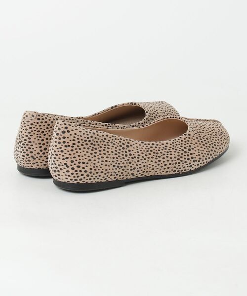 Clarks(クラークス)の「クラークス Livia Lily リビアリリー(バレエシューズ・レディース・レオパード・55/50/45/40/35/30)」の2枚目の写真