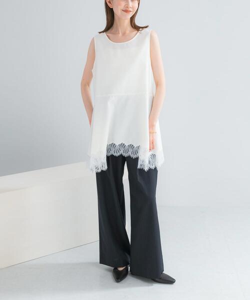 URBAN RESEARCH ROSSO WOMEN(アーバンリサーチ ロッソ)の「CHIGNON ヘムレースサテンタンクトップ(タンクトップ・レディース・オフホワイト/ブラック・FREE)」の4枚目の写真