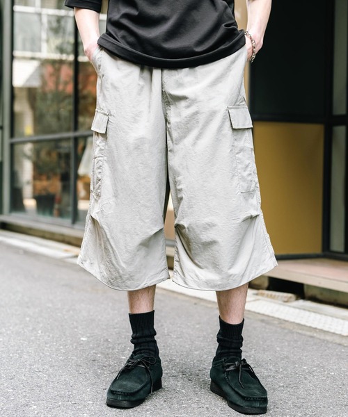 Rocky Monroe(ロッキーモンロー)の「膝下丈 ワンタック ナイロンワイドカーゴハーフパンツ(カーゴパンツ・メンズ・カーキ/チャコール/グレー/ブラック・XL/L/M)」の2枚目の写真