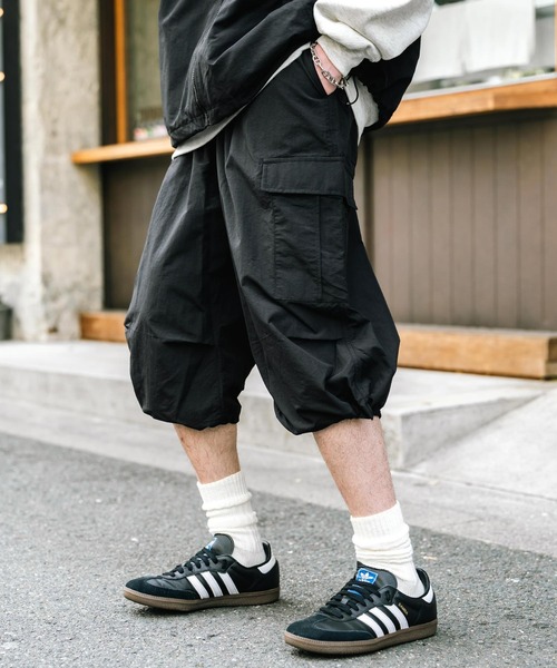 Rocky Monroe(ロッキーモンロー)の「膝下丈 ワンタック ナイロンワイドカーゴハーフパンツ(カーゴパンツ・メンズ・カーキ/チャコール/グレー/ブラック・XL/L/M)」の8枚目の写真