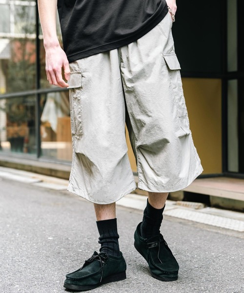 Rocky Monroe(ロッキーモンロー)の「膝下丈 ワンタック ナイロンワイドカーゴハーフパンツ(カーゴパンツ・メンズ・カーキ/チャコール/グレー/ブラック・XL/L/M)」の12枚目の写真