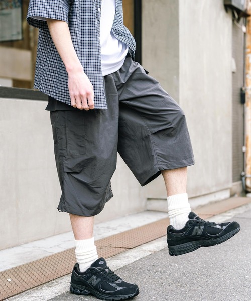 Rocky Monroe(ロッキーモンロー)の「膝下丈 ワンタック ナイロンワイドカーゴハーフパンツ(カーゴパンツ・メンズ・カーキ/チャコール/グレー/ブラック・XL/L/M)」の17枚目の写真