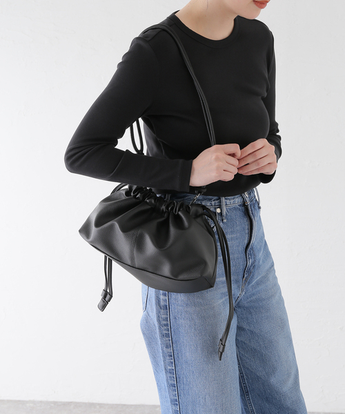 B.C STOCK（ベーセーストック）の「巾着ショルダーバッグ（ショルダーバッグ・レディース・イエロー/ブラウン/ブラック・FREE）」の4枚目の写真