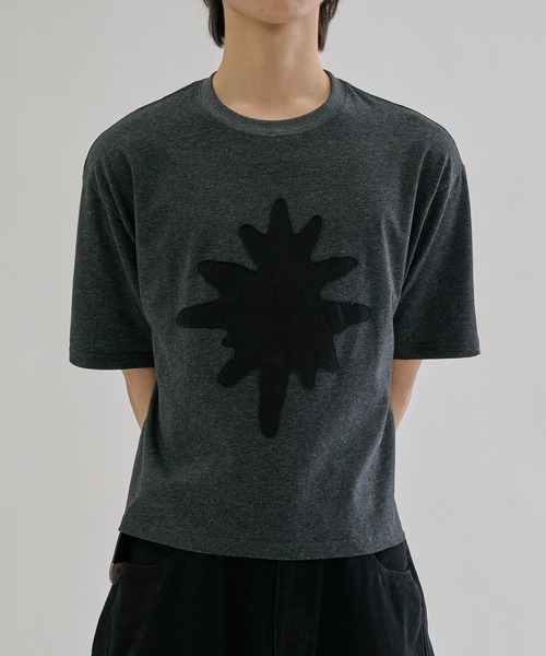 EPNK(イーピーエヌケー)の「Symbol applique Tee / シンボルアップリケT(Tシャツ/カットソー・メンズ・ブラック/ホワイト・SMALL/MEDIUM/LARGE)」の2枚目の写真