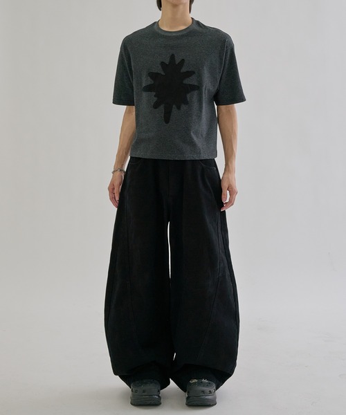 EPNK(イーピーエヌケー)の「Symbol applique Tee / シンボルアップリケT(Tシャツ/カットソー・メンズ・ブラック/ホワイト・SMALL/MEDIUM/LARGE)」の21枚目の写真