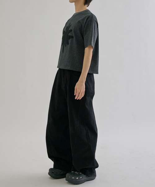 EPNK(イーピーエヌケー)の「Symbol applique Tee / シンボルアップリケT(Tシャツ/カットソー・メンズ・ブラック/ホワイト・SMALL/MEDIUM/LARGE)」の19枚目の写真