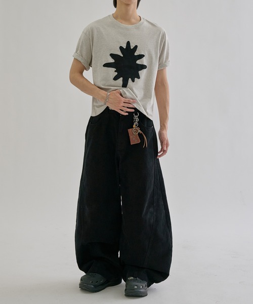EPNK(イーピーエヌケー)の「Symbol applique Tee / シンボルアップリケT(Tシャツ/カットソー・メンズ・ブラック/ホワイト・SMALL/MEDIUM/LARGE)」の4枚目の写真