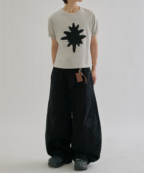EPNK(イーピーエヌケー)の「Symbol applique Tee / シンボルアップリケT(Tシャツ/カットソー・メンズ・ブラック/ホワイト・SMALL/MEDIUM/LARGE)」の3枚目の写真